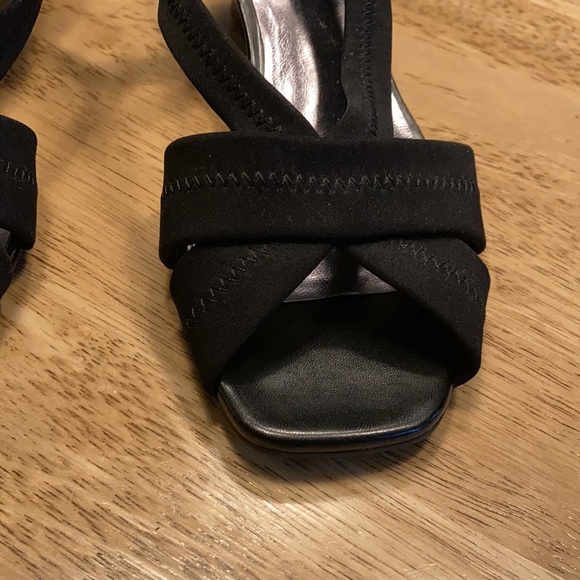 Awesome Etienne Aigner Black strap he sandals - Picture 4 of 8